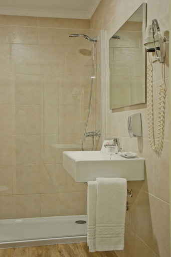 Bathroom 4, Hotel D. Luís, Coimbra