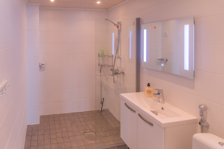 Bathroom, Jääskän Loma Kojola Apartments Alahärmä, Southern Ostrobothnia
