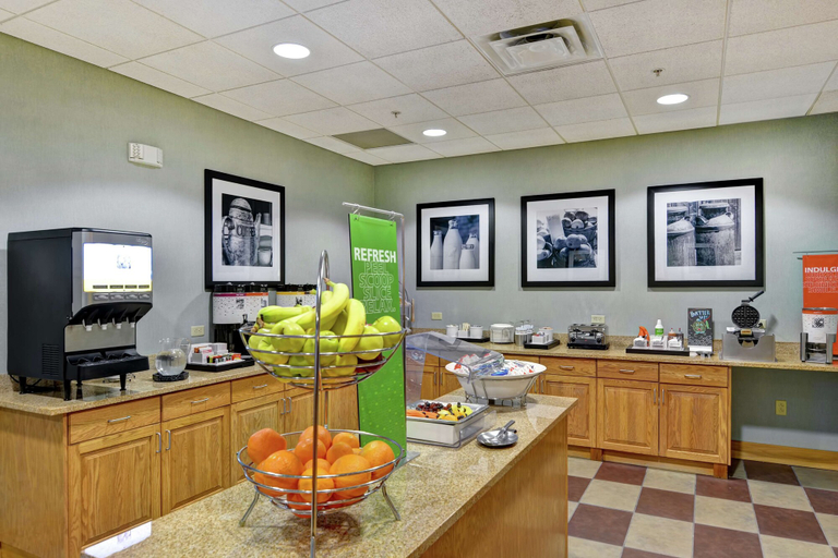 Food & Drinks 5, Hampton Inn Tunkhannock, Wyoming