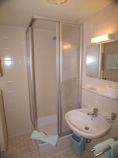 Bathroom 5, Gasthof Kampenwand Bernau, Rosenheim
