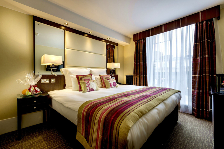 Bedroom 3, Grand Royale Hyde Park, London
