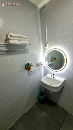 Bedroom 4, City Central Amazing Family Condo 3BR 3Bath Jonker, Malacca City
