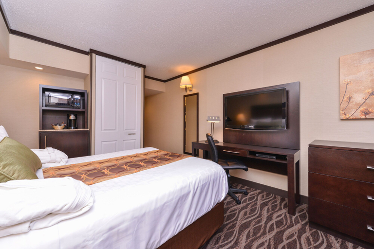Bedroom 3, Best Western Wayside Inn, Division No. 11