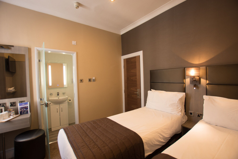 Bedroom 3, Brunel Hotel, London