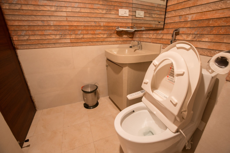 Bathroom 5, Hotel Shaara, Gandaki