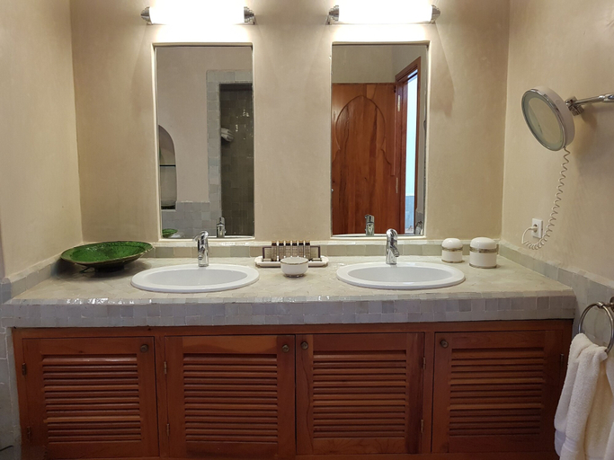 Bathroom 5, Palais Claudio Bravo, Taroudannt