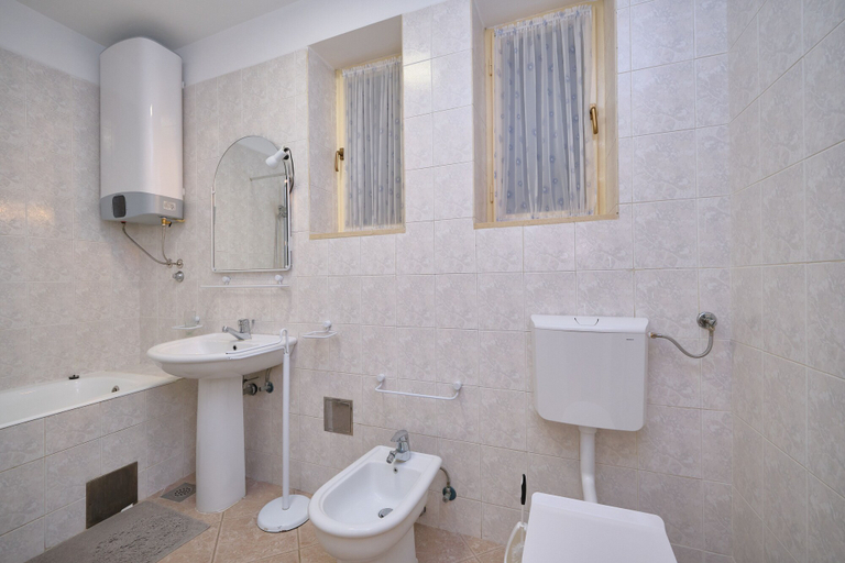 Bathroom 2, Bacci Central 2-Bedroom Apartment by Litto, Split