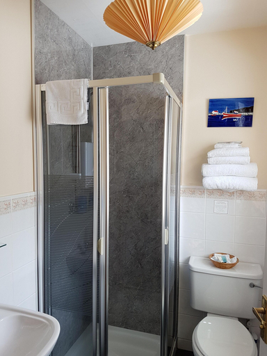 Bathroom 4, Creagan Guest House, Highland