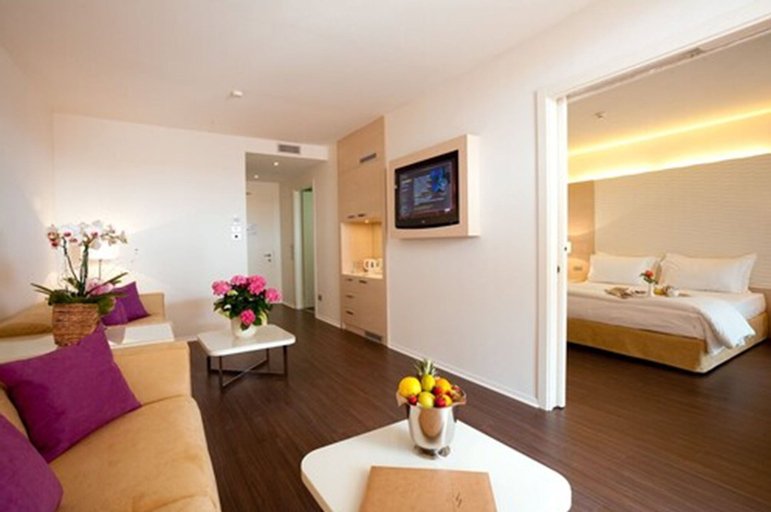 Bedroom 3, Laguna Palace Hotel, Gorizia