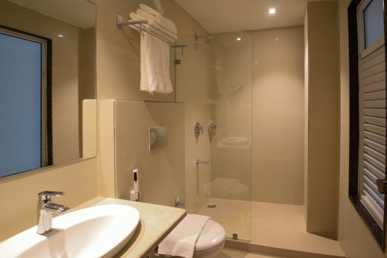 Bathroom 4, Hotel Narayanam, Kota