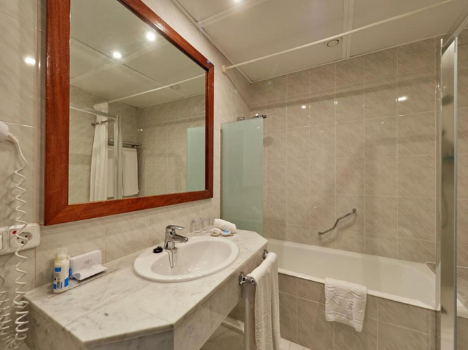 Bathroom 5, Hotel Bon Sol Resort & Spa, Baleares