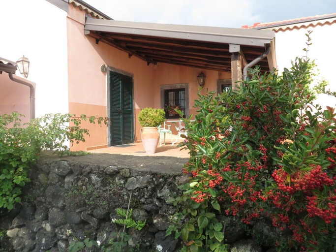 Exterior & Views 2, Le Case del Merlo, Catania