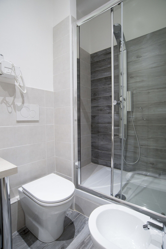 Bathroom 4, Town House 57, Rome