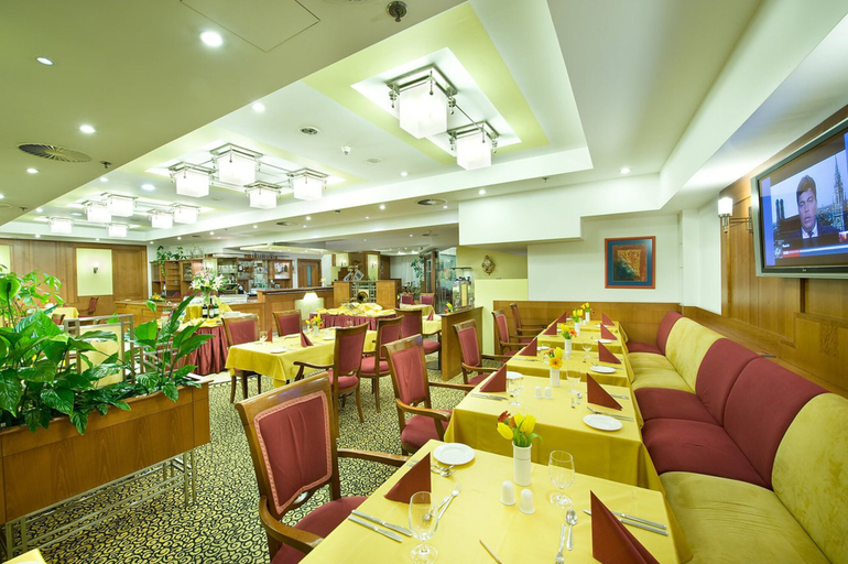 Food & Drinks 5, Ramada by Wyndham Prague City Centre, Praha 1