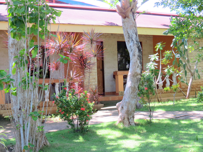 Exterior & Views 2, Alonaland Resort Apartelle, Panglao
