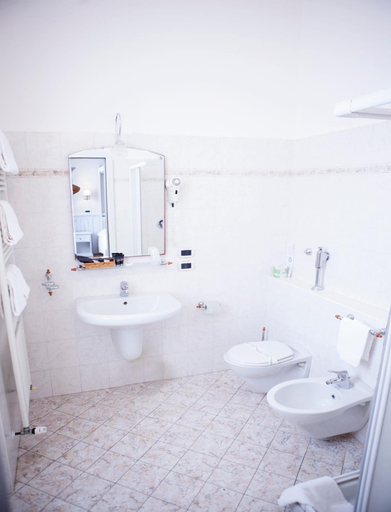 Bathroom 3, Hotel Sebino, Brescia