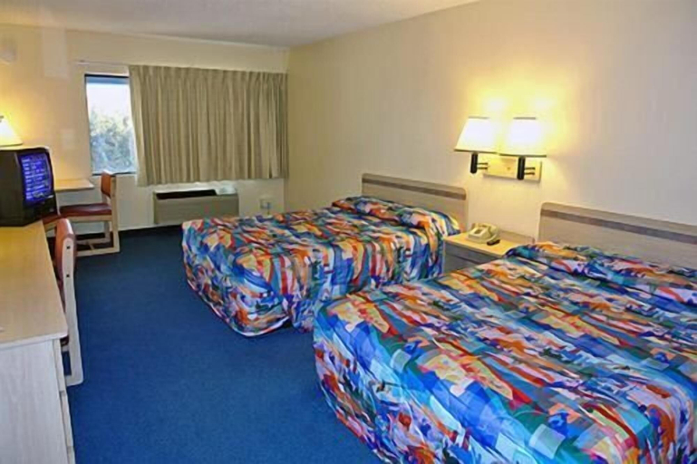 Bedroom 3, Motel 6 Seymour, IN - North, Jackson