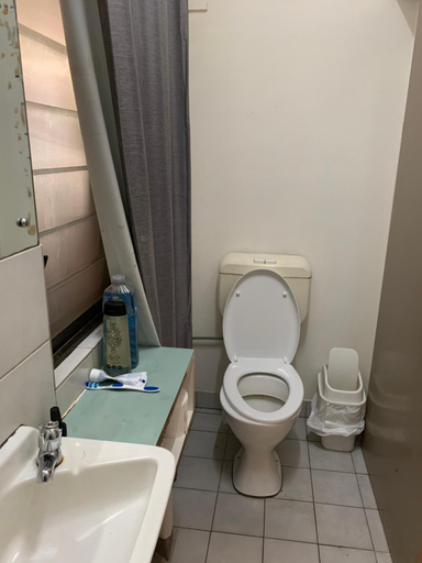 Bathroom 3, Frogshollow Backpackers, Darwin