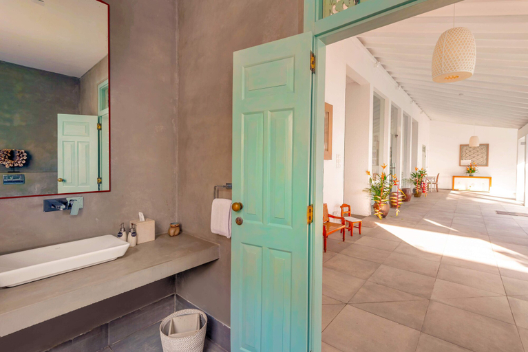 Bathroom 4, Ishq Talpe, Habaraduwa