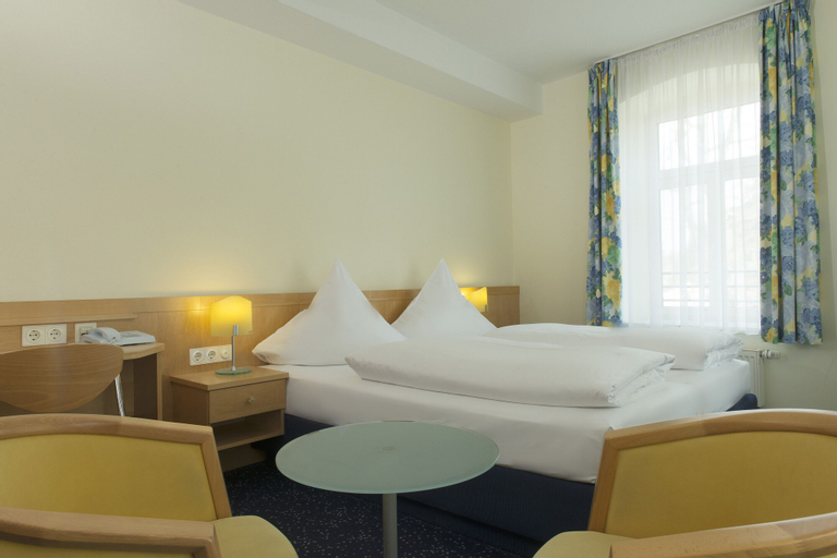 Bedroom 3, Hotel Schloss Schweinsburg, Zwickau