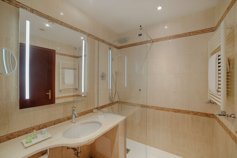 Bathroom 5, NH Milano Machiavelli, Milano
