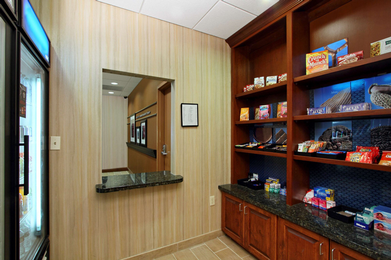 Food & Drinks 5, Hampton Inn & Suites Exmore - Eastern Shore, Northampton