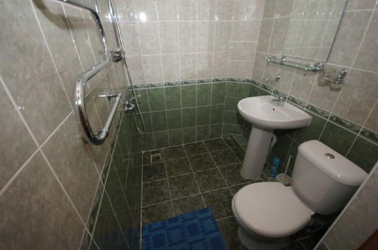 Bathroom 3, Lera Guest House, Sochi gorsovet