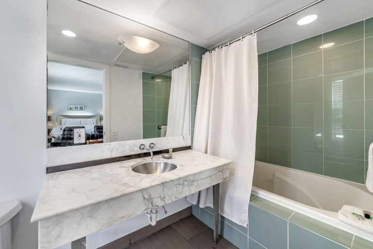 Bathroom 4, Kasa La Flora Miami Beach, Miami-Dade