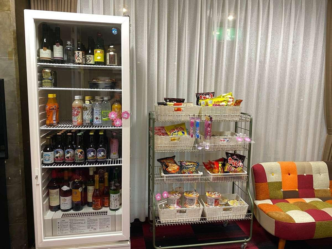 Food & Drinks