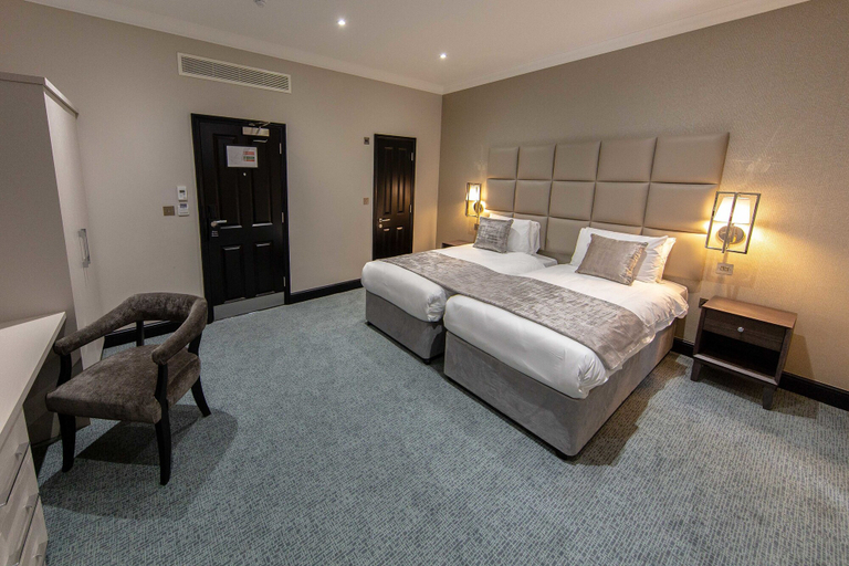 Bedroom 3, The Crescent Hyde Park, London