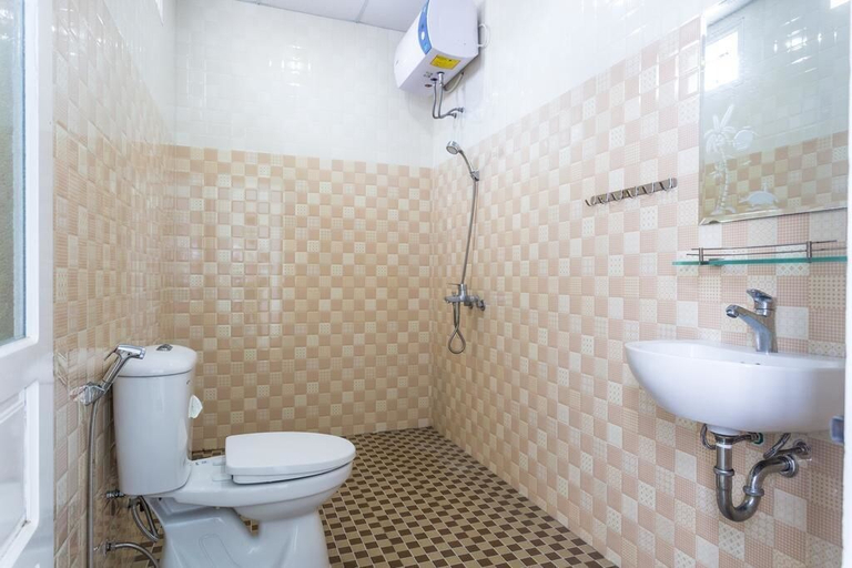 Bathroom 3, Quynh Long Villa, Da Nang