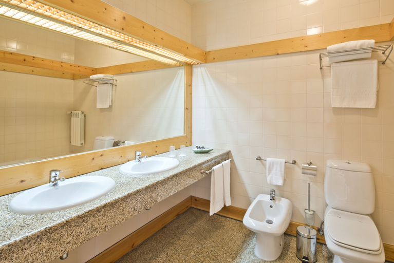 Bathroom 5, Lam Hotel Convento do Desagravo, Oliveira do Hospital