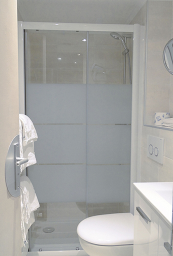 Bathroom 4, Hotel Derby Eiffel, Paris