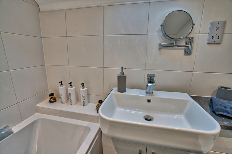 Bathroom 3, Heartseed House B&B, Highland