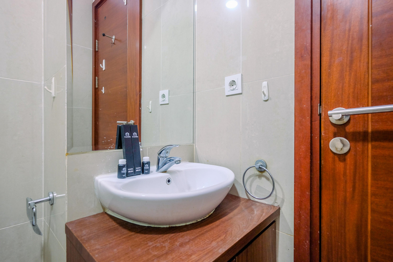 Bedroom 3, Luxury 2BR at Denpasar Residence Kuningan Apartment By Travelio, South Jakarta