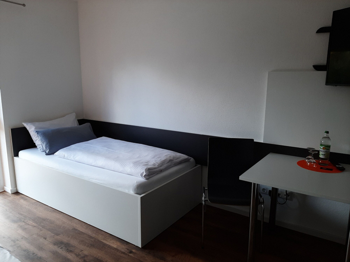 Bedroom 3, Boardinghouse Kastanienring, Pfaffenhofen an der Ilm