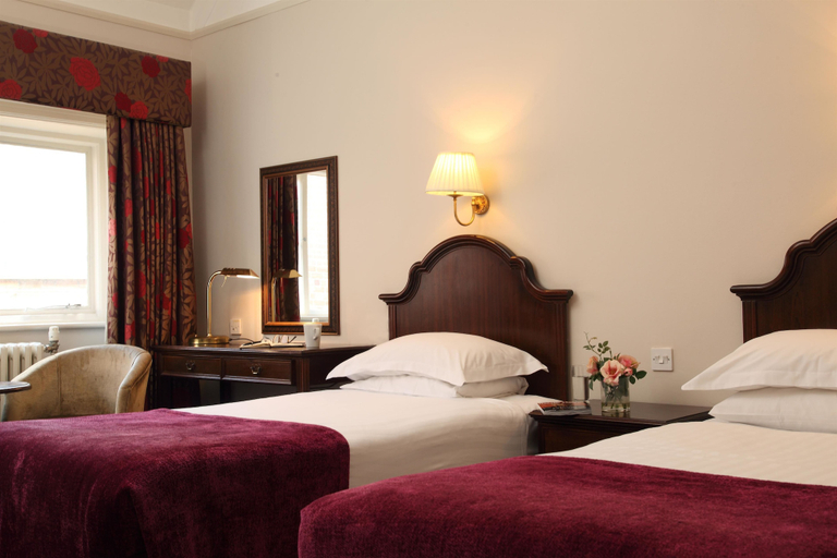 Bedroom 3, Macdonald New Blossoms Hotel, Chester, Cheshire West and Chester
