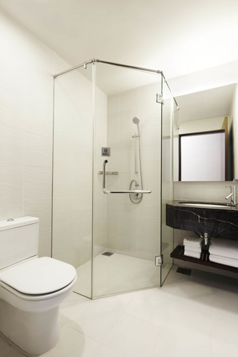 Bathroom 5, PARKROYAL Serviced Suites Kuala Lumpur, Kuala Lumpur