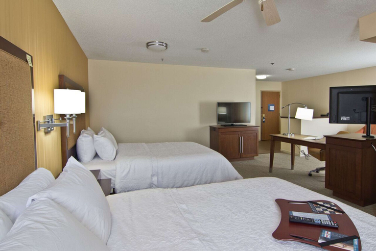 Bedroom 4, Hampton Inn & Suites Chillicothe, Ross