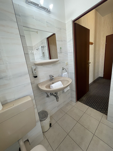 Bathroom 2, Hotel Tabor rooms, Wien