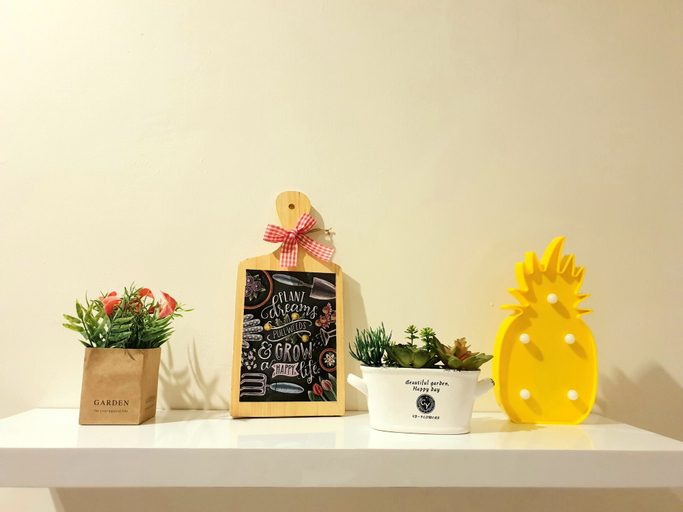 Food & Drinks 5, Comfy Room in Piliau Residence, Denpasar