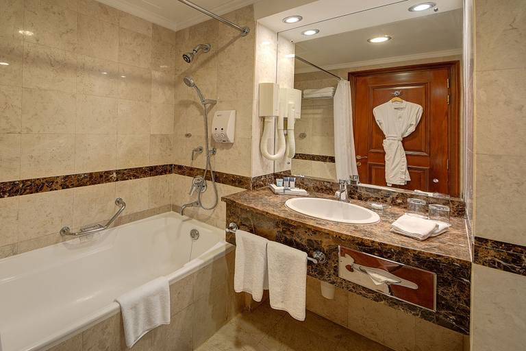 Bathroom 5, Royal Ascot Hotel, Dubai