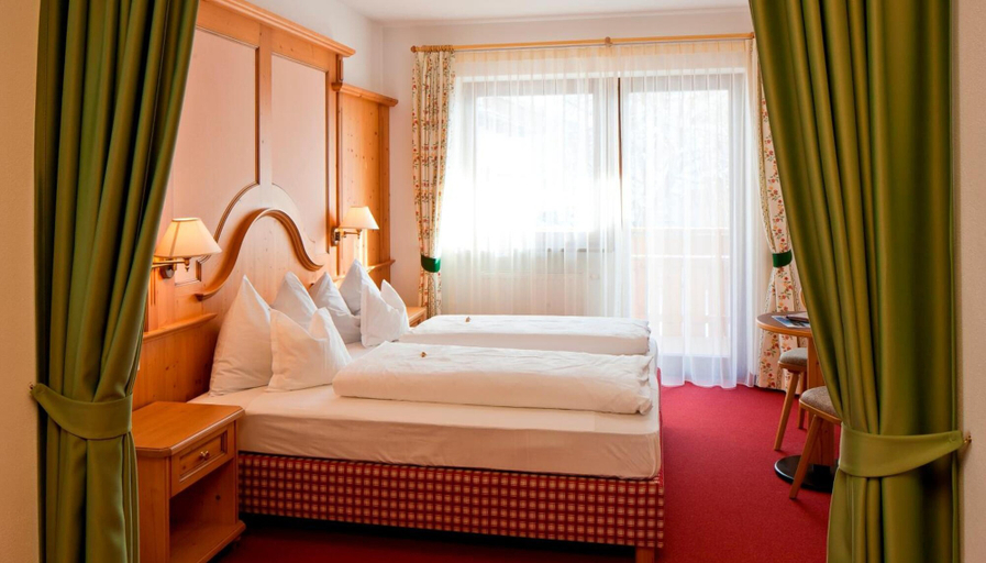 Bedroom 2, Hotel Falken, Bolzano