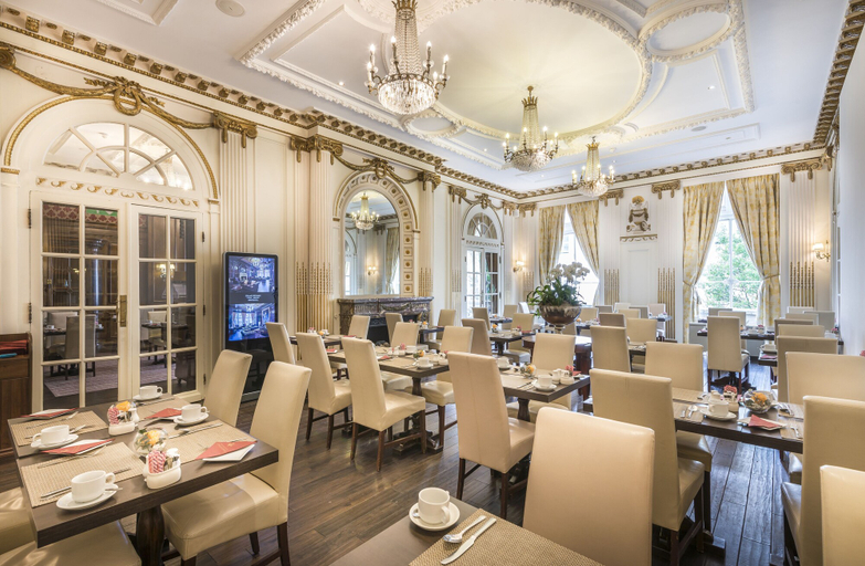 Food & Drinks 4, Grand Royale Hyde Park, London