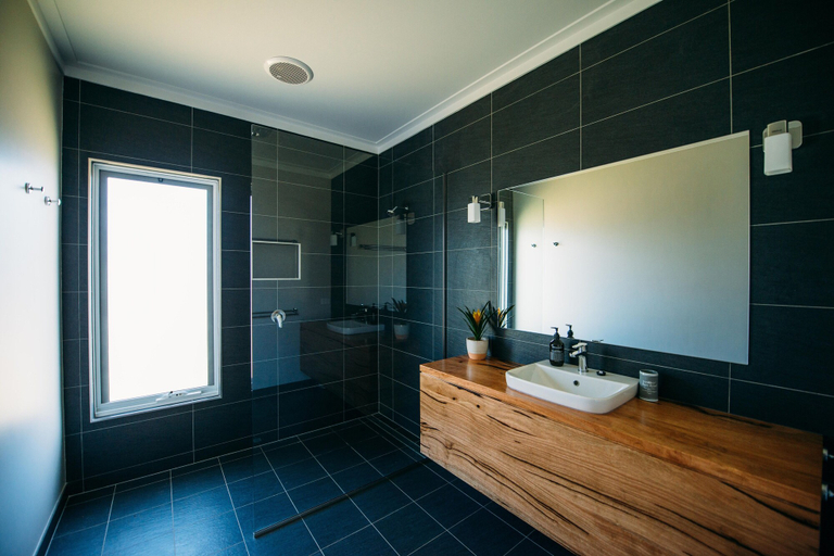 Bathroom 3, Parry Beach Breaks, Denmark