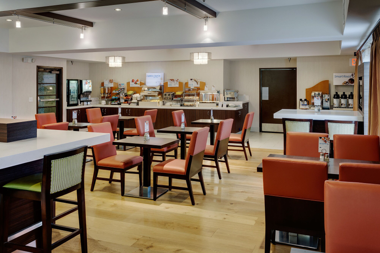 Food & Drinks 5, Holiday Inn Express SIMI VALLEY by IHG, Ventura