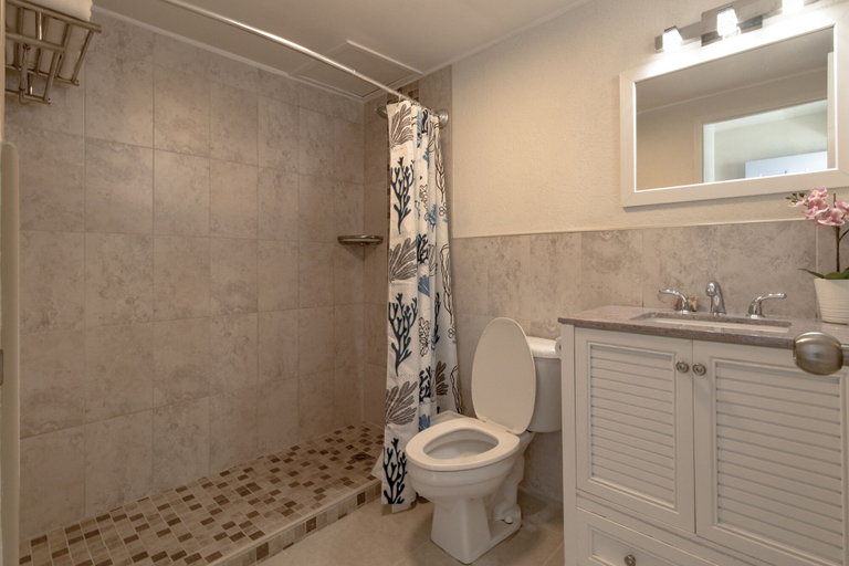 Bathroom 5, Time Out Hotel