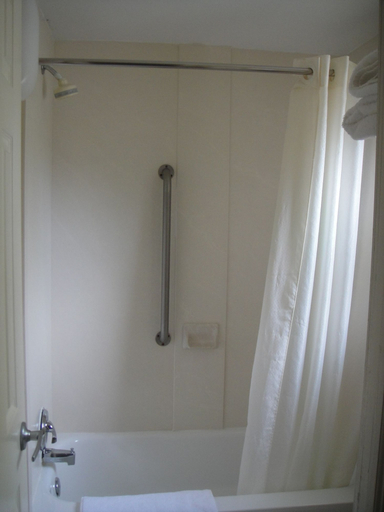 Bathroom 5, Econo Lodge Somers Point, Atlantic