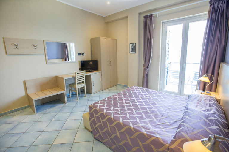 Bedroom 4, Hotel Tourist, Palermo