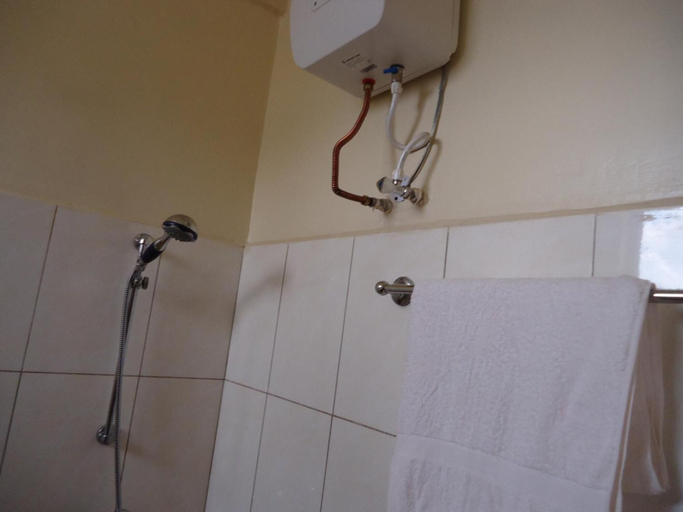 Bathroom 3, Snow View Hotel, Hai